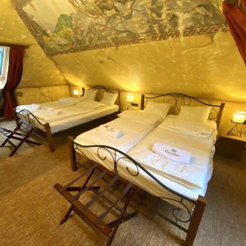 Excalibur Minihotel Eger Extérieur photo