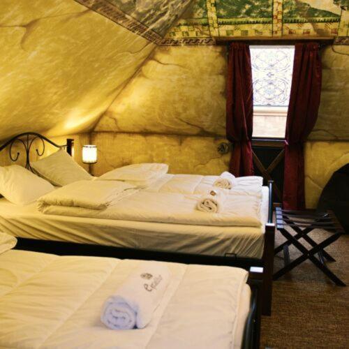 Excalibur Minihotel Eger Extérieur photo